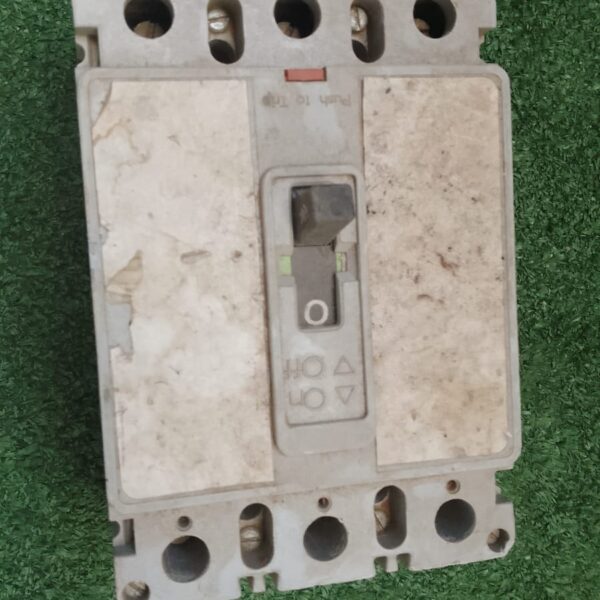 ME136 w 1.87kg 100A BREAKERS