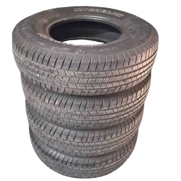 MICHELLIN 235/85R16