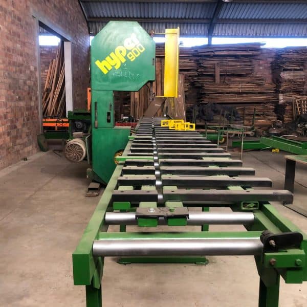 1b1a0825-dbab-4851-b60d-d06e74571ee5 HYPER 900 LOG BRAKE DOWN BANDSAW WITH ROLLING TABLE