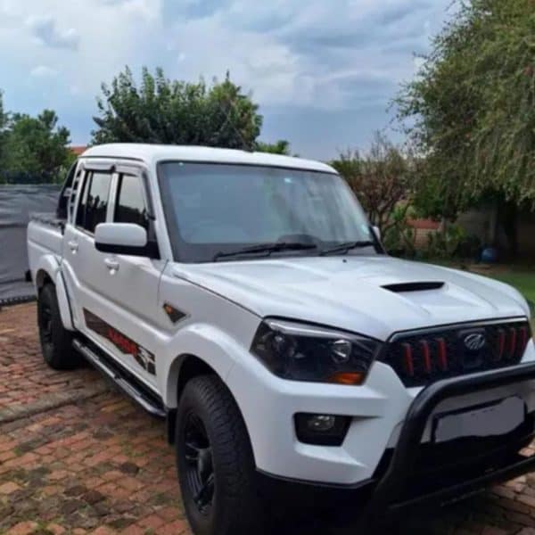 2020 MAHINDRA KAROO S6 D/C M/T
