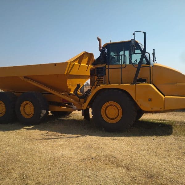 WhatsApp Image 2026-08-18 at 09.29.48 2009 CAT 725 ARTICULATED DUMP TRUCK 6X6