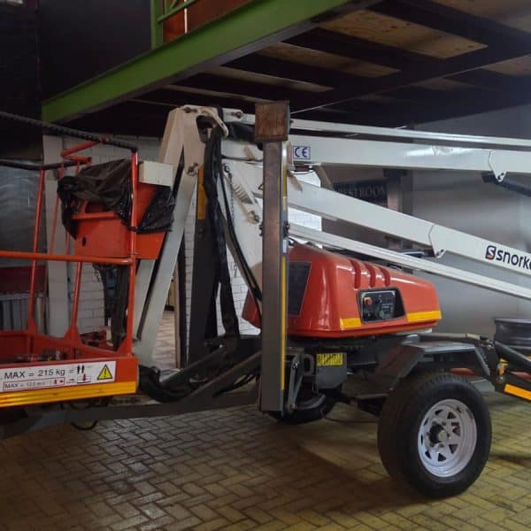 2022 SNORKEL TL37J BATTERY OPERATED CHERRY PICKER